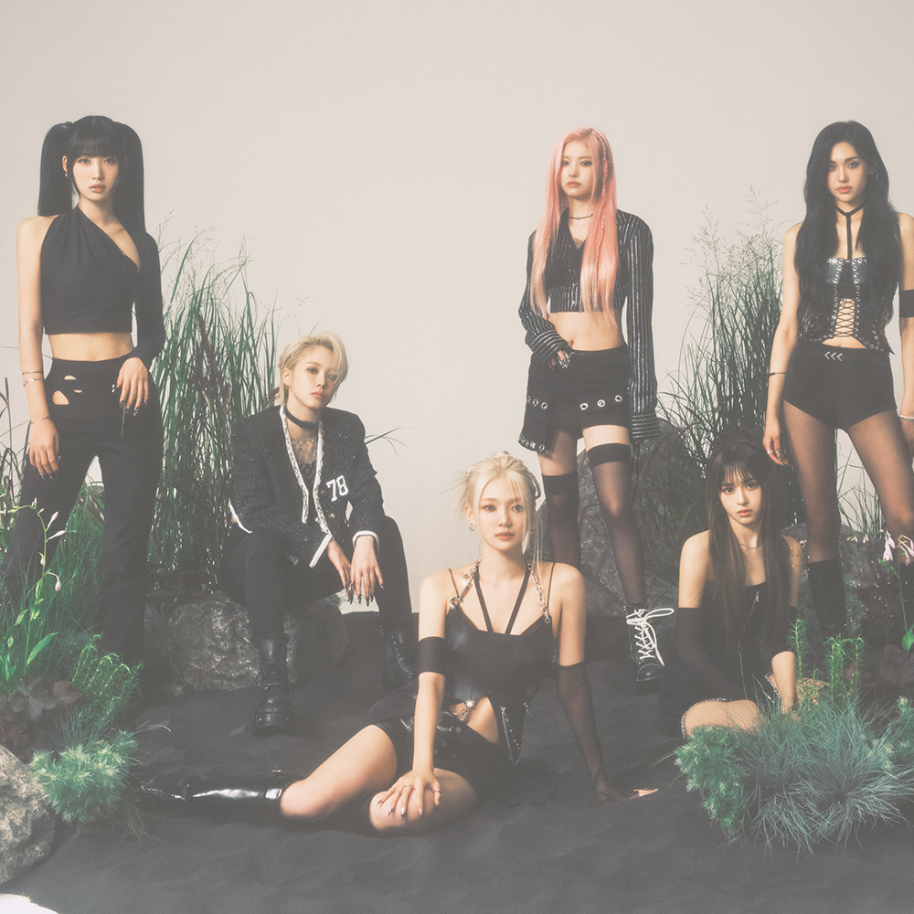EVERGLOW - Stardust K-pop Shop